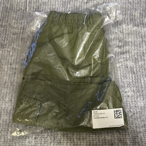 H&M Cotton Cargo Shorts Green - Picture 6 of 7